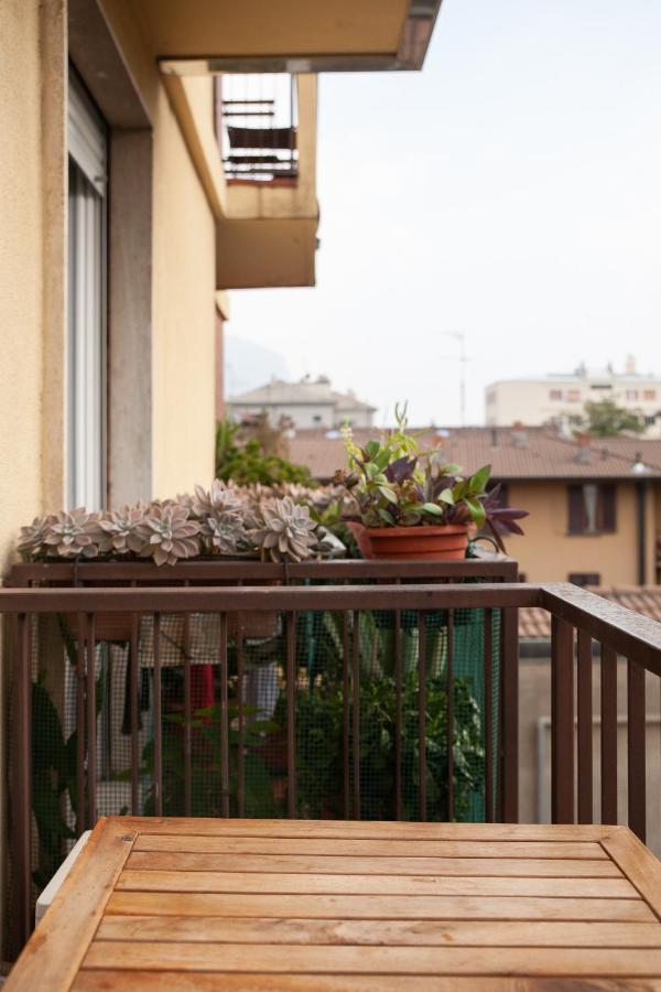 Cozy Lake Como Apartments วัลมาเดรรา ภายนอก รูปภาพ