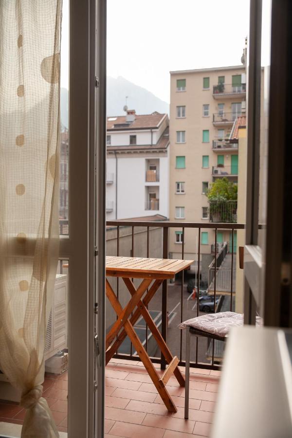 Cozy Lake Como Apartments วัลมาเดรรา ภายนอก รูปภาพ