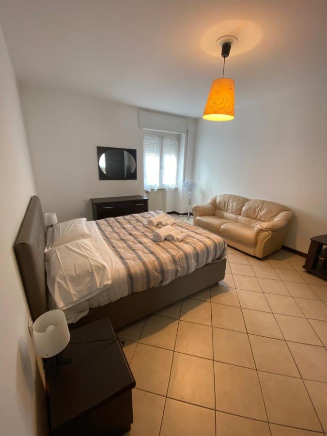 Cozy Lake Como Apartments วัลมาเดรรา ภายนอก รูปภาพ