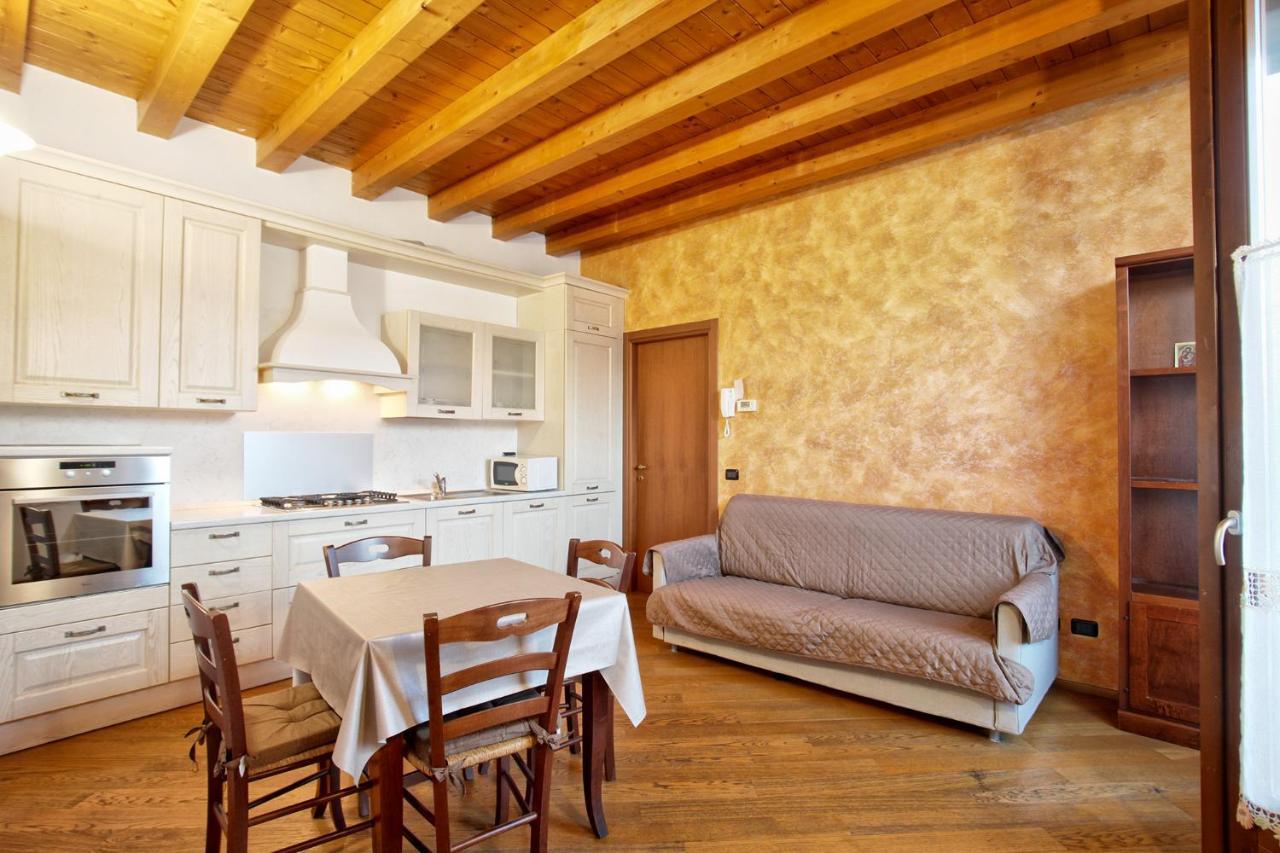 Cozy Lake Como Apartments วัลมาเดรรา ภายนอก รูปภาพ